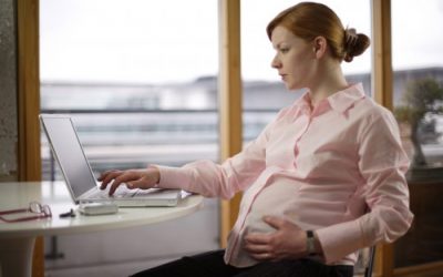 ¿Por qué se produce el mobbing maternal?